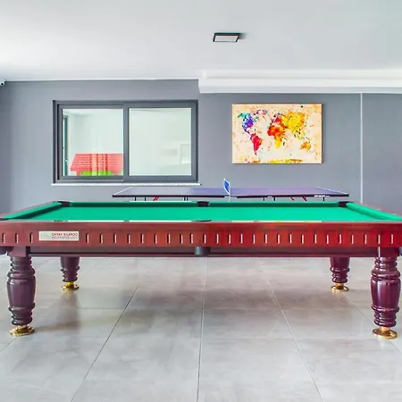 Forest Park Apartment *